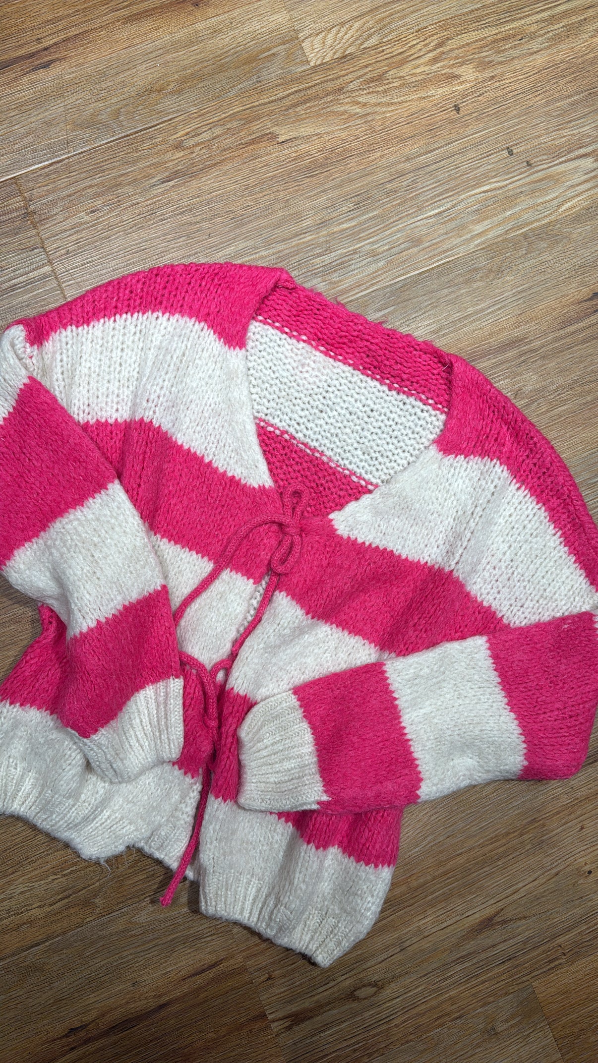 Schleifencardigan mit Streifen Pink