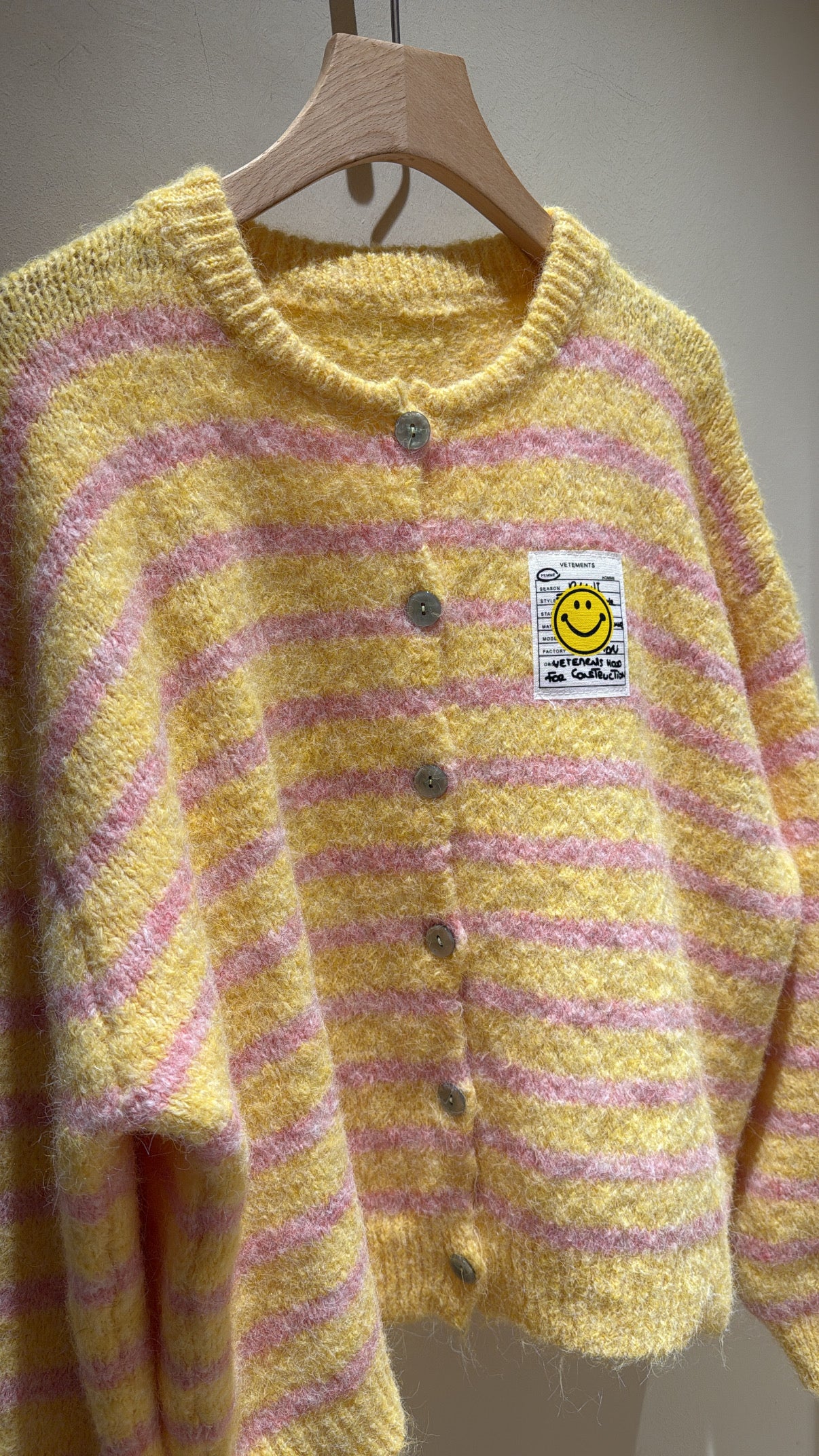 Striped Cardigan Smiley gelb