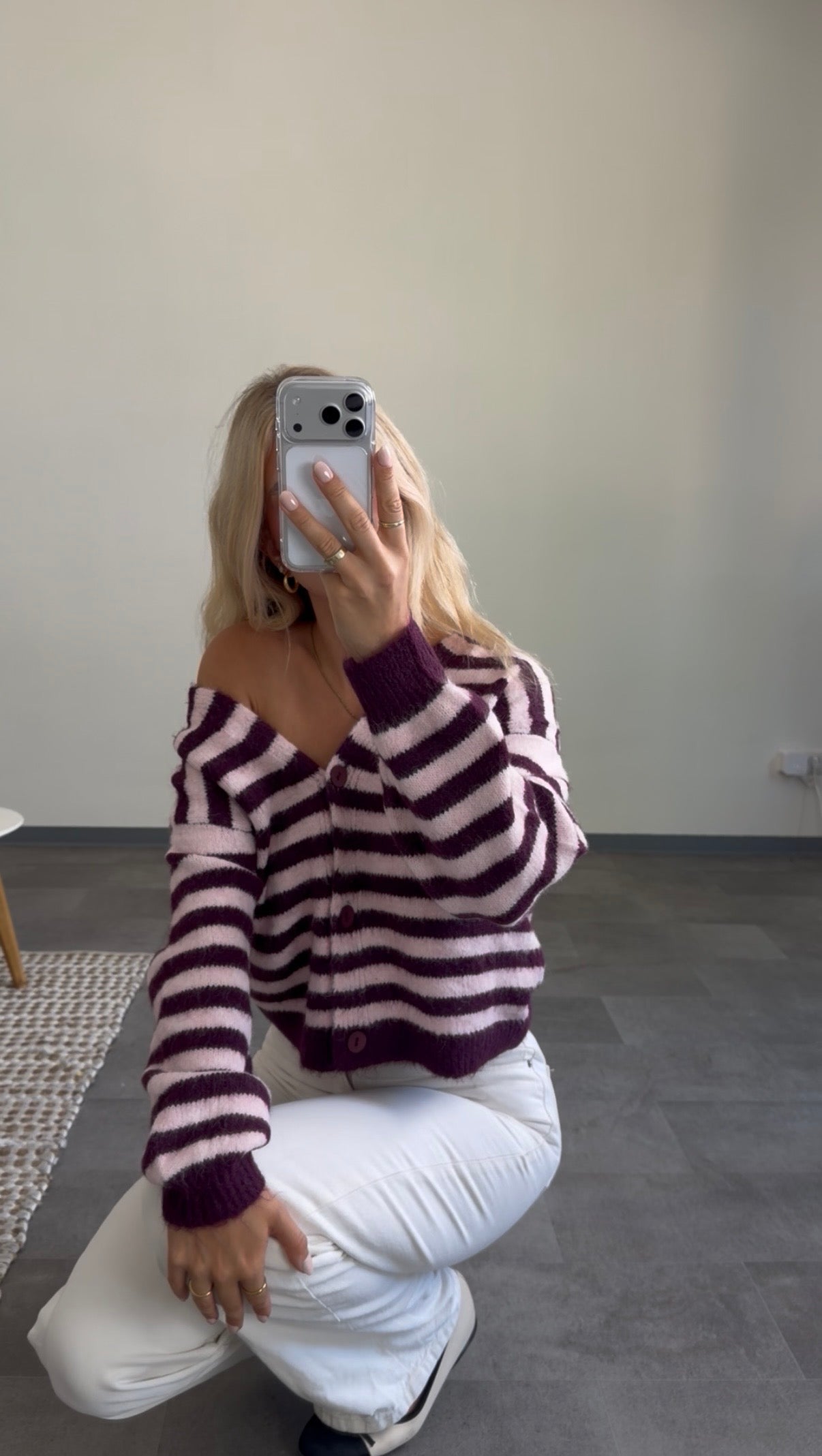 SOFT V-NECK CARDIGAN BERRY