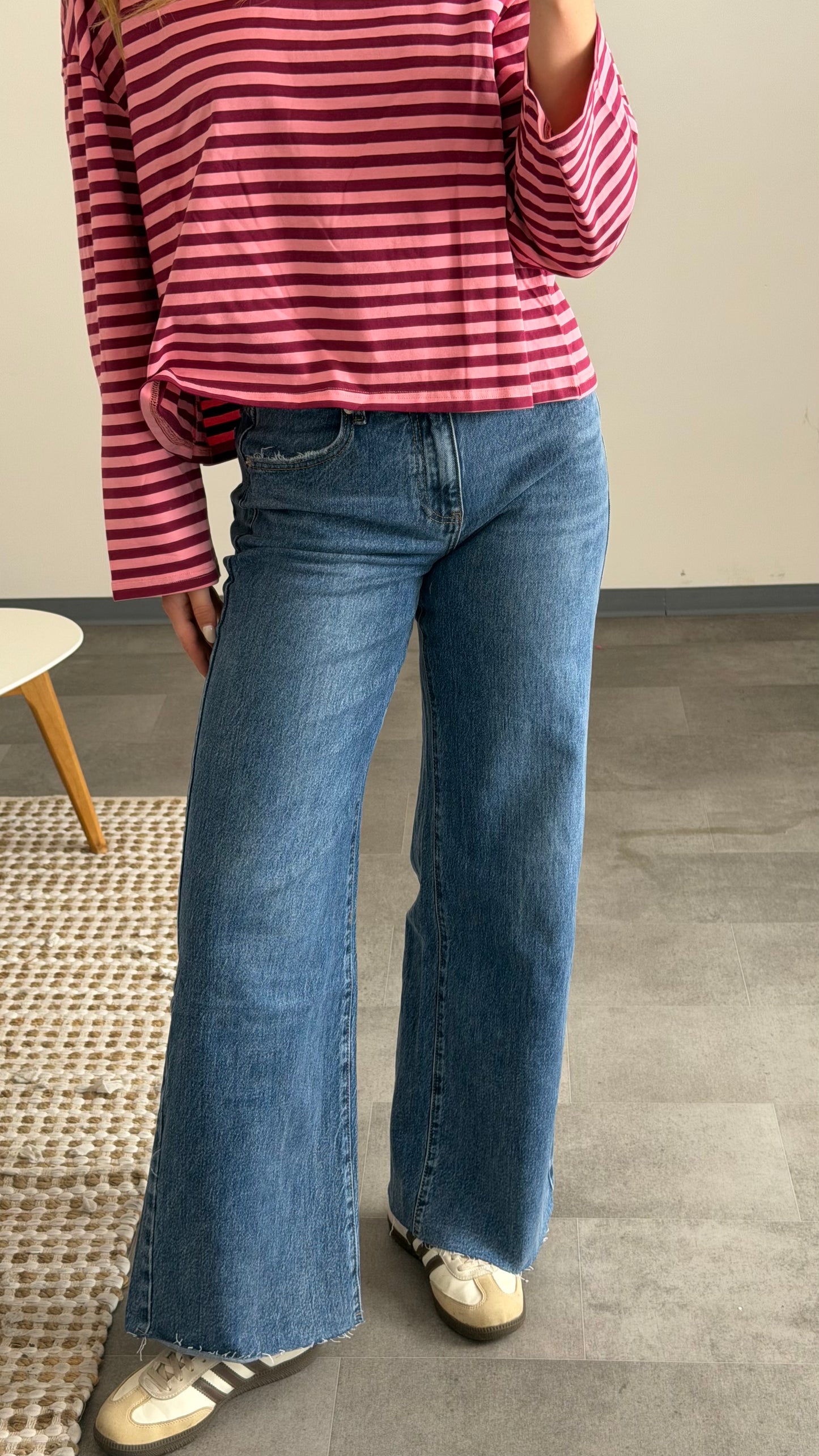 RAW EDGE WIDE LEG BLUE JEANS
