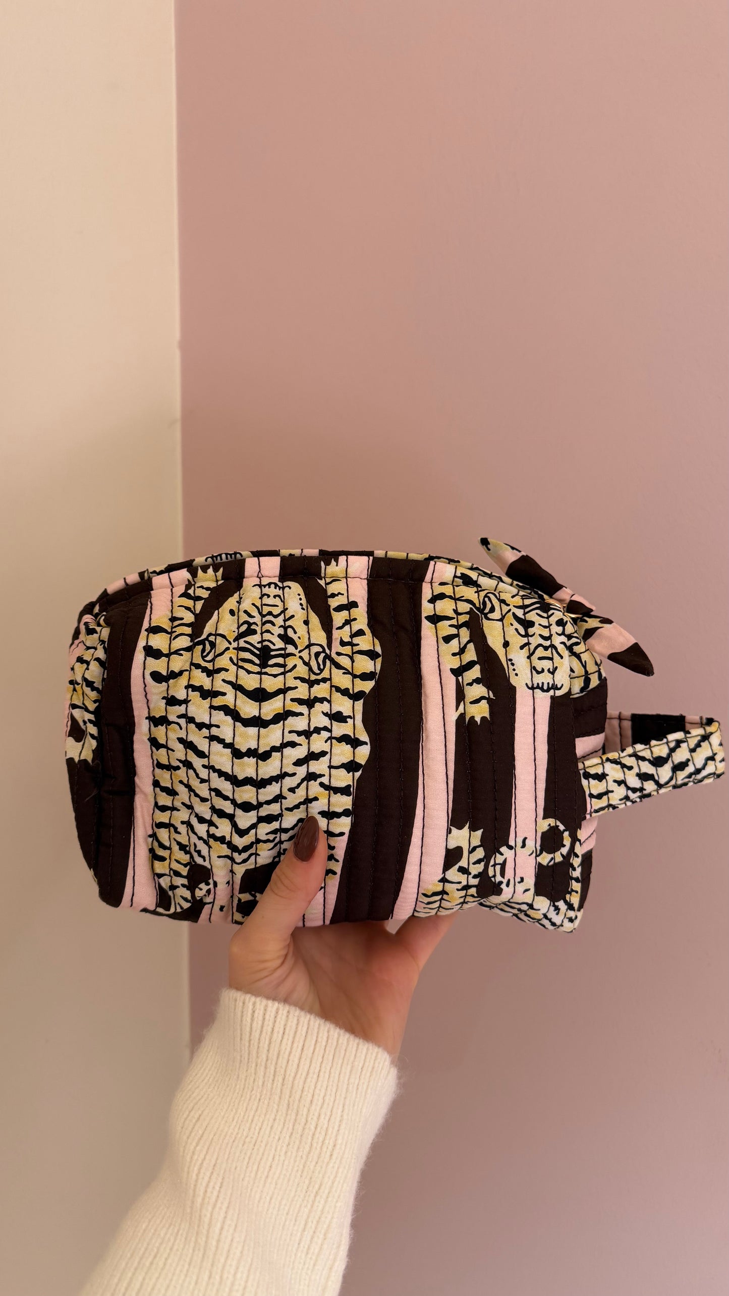 COSMETIC BAG TIGER