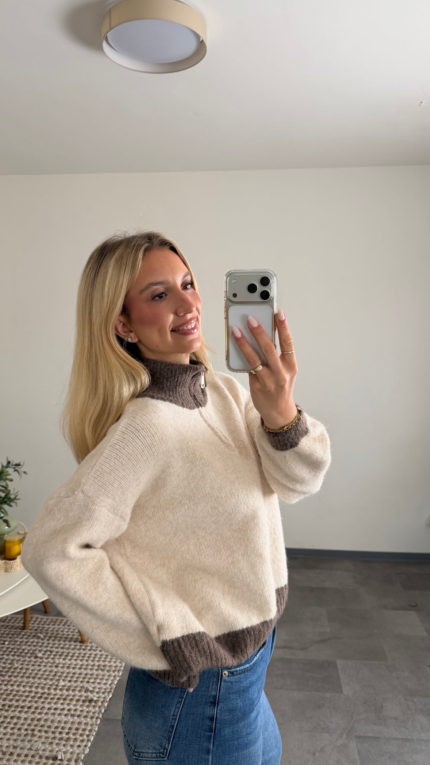CONTRAST HALF-ZIP SWEATER VANILLA MOCCA