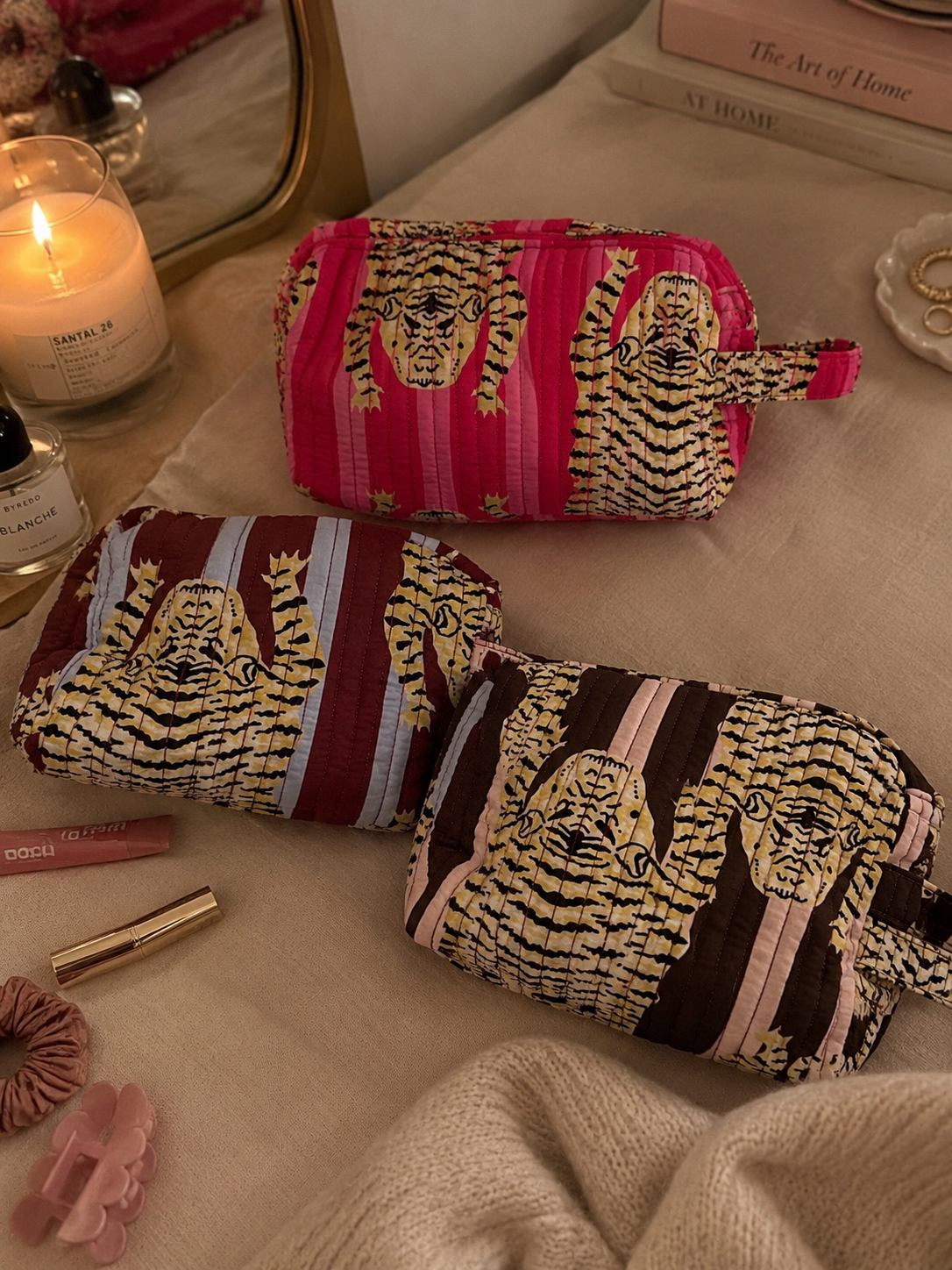 COSMETIC BAG TIGER