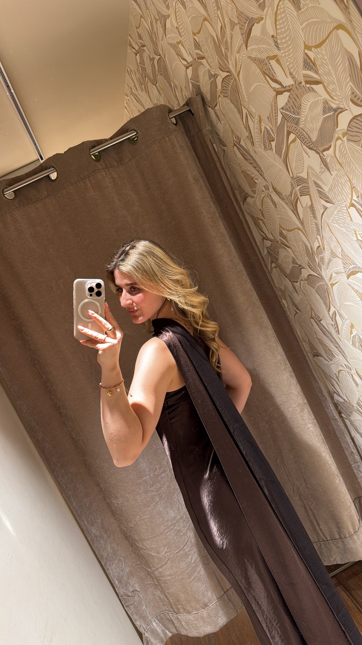 ASYMMETRISCHES KLEID MIT SCHAL DETAIL CHOCOLATE