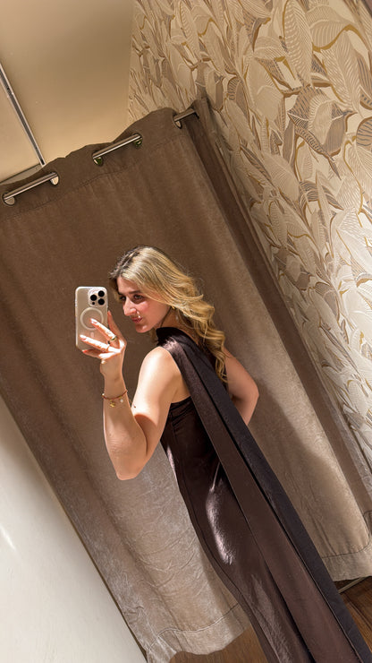ASYMMETRISCHES KLEID MIT SCHAL DETAIL CHOCOLATE