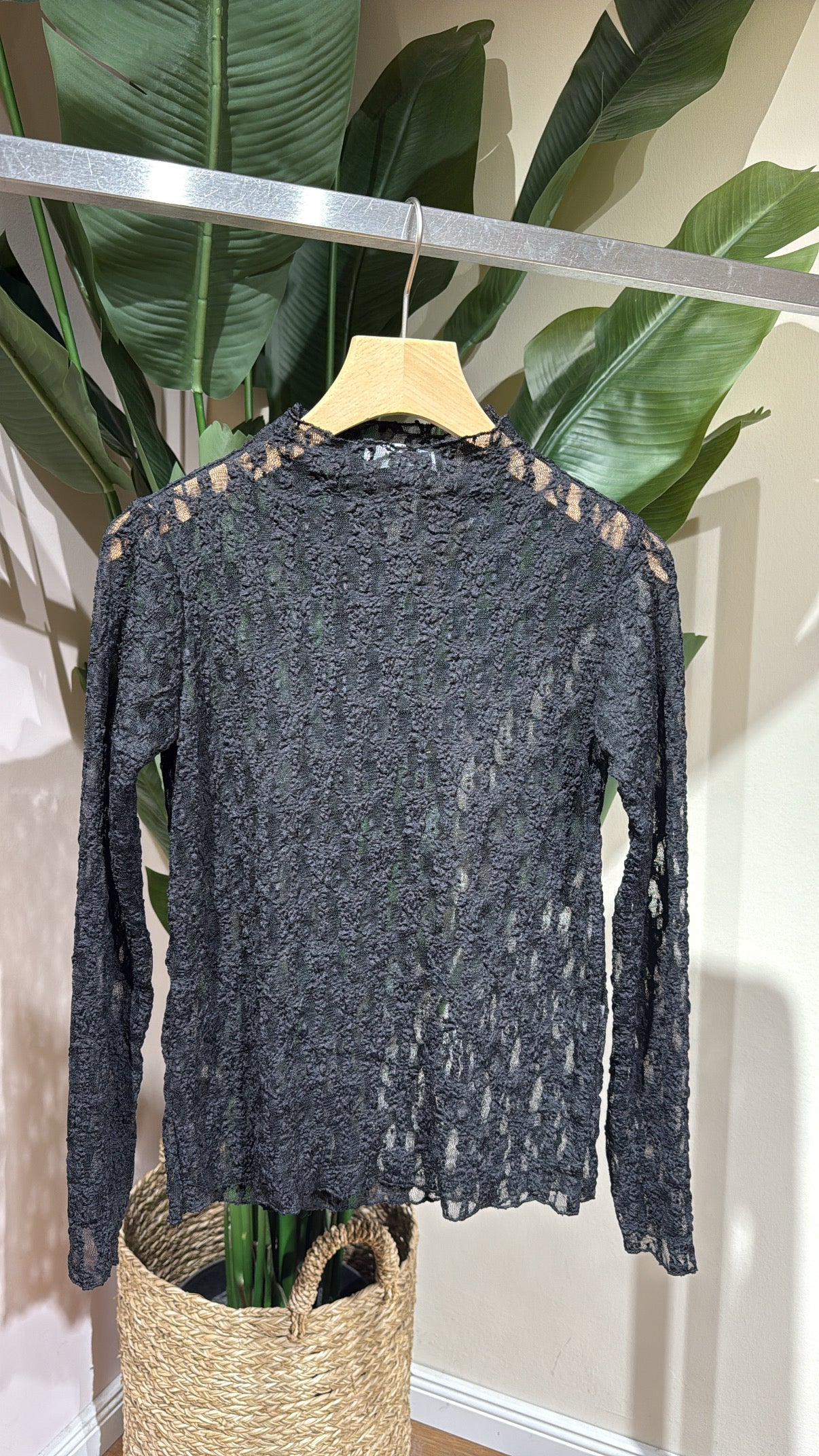 SPITZENLONGSLEEVE SCHWARZ