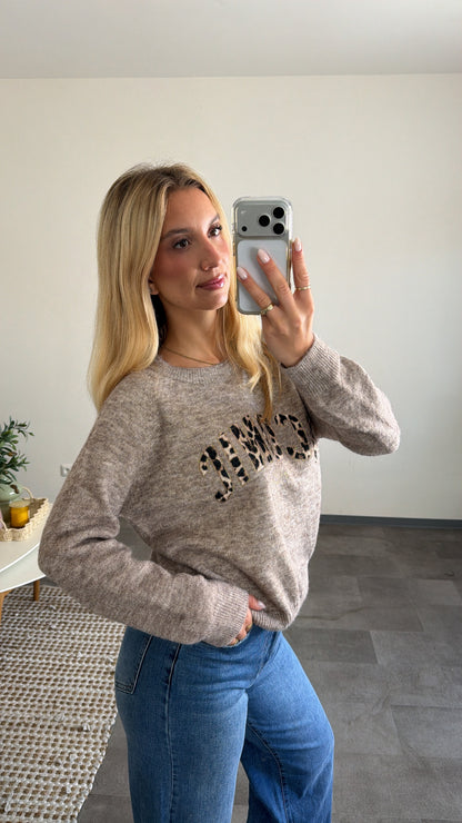 ICONIC LEO KNIT PULLOVER MOCCA