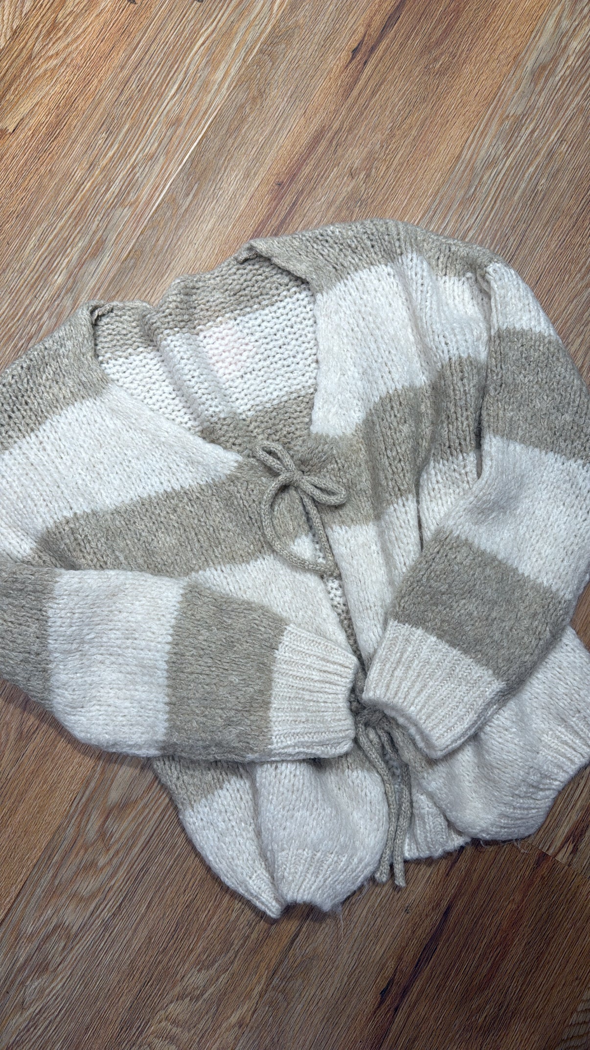 Schleifencardigan mit Streifen beige