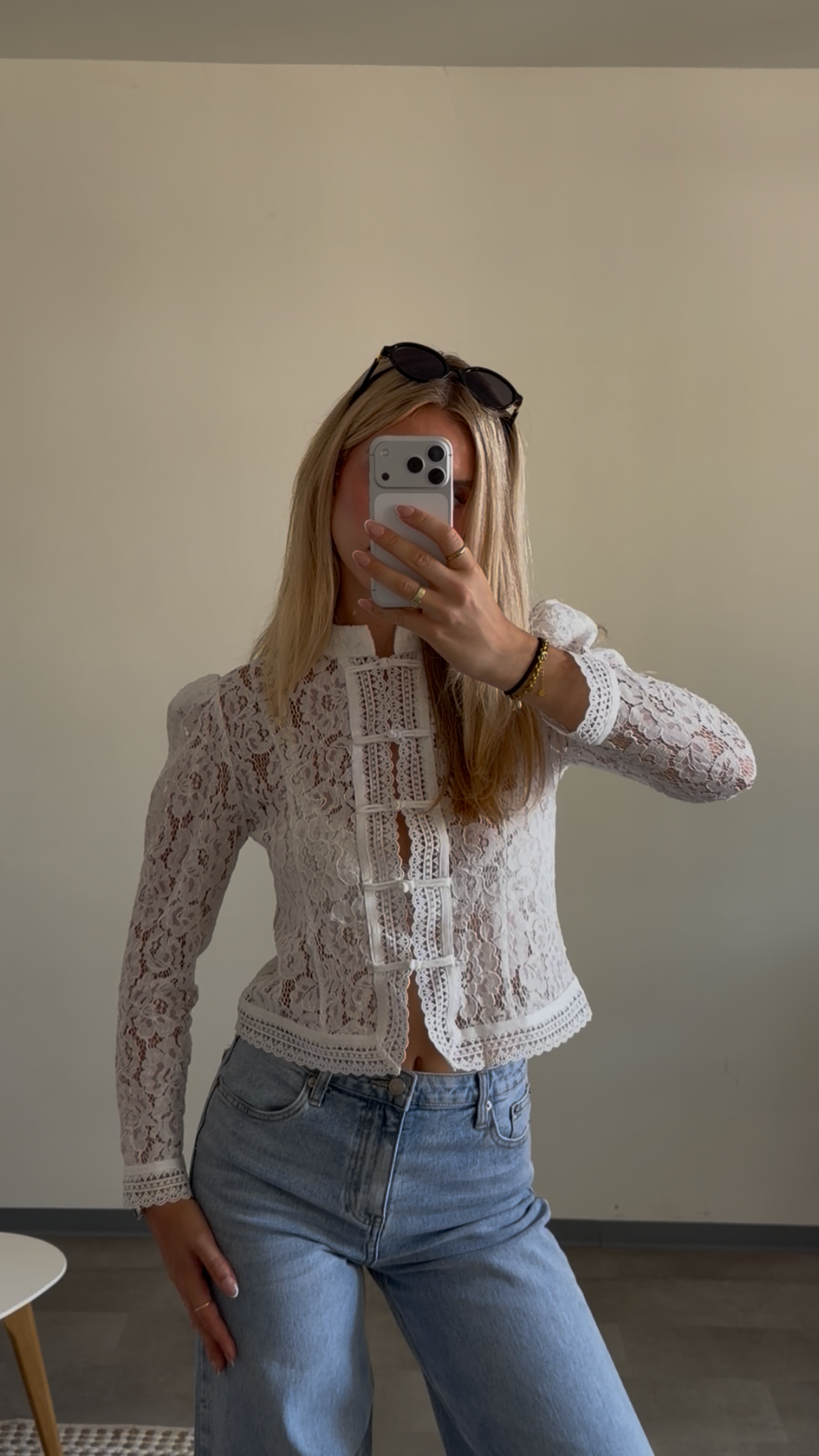 ROMANTIC LACE BLOUSE