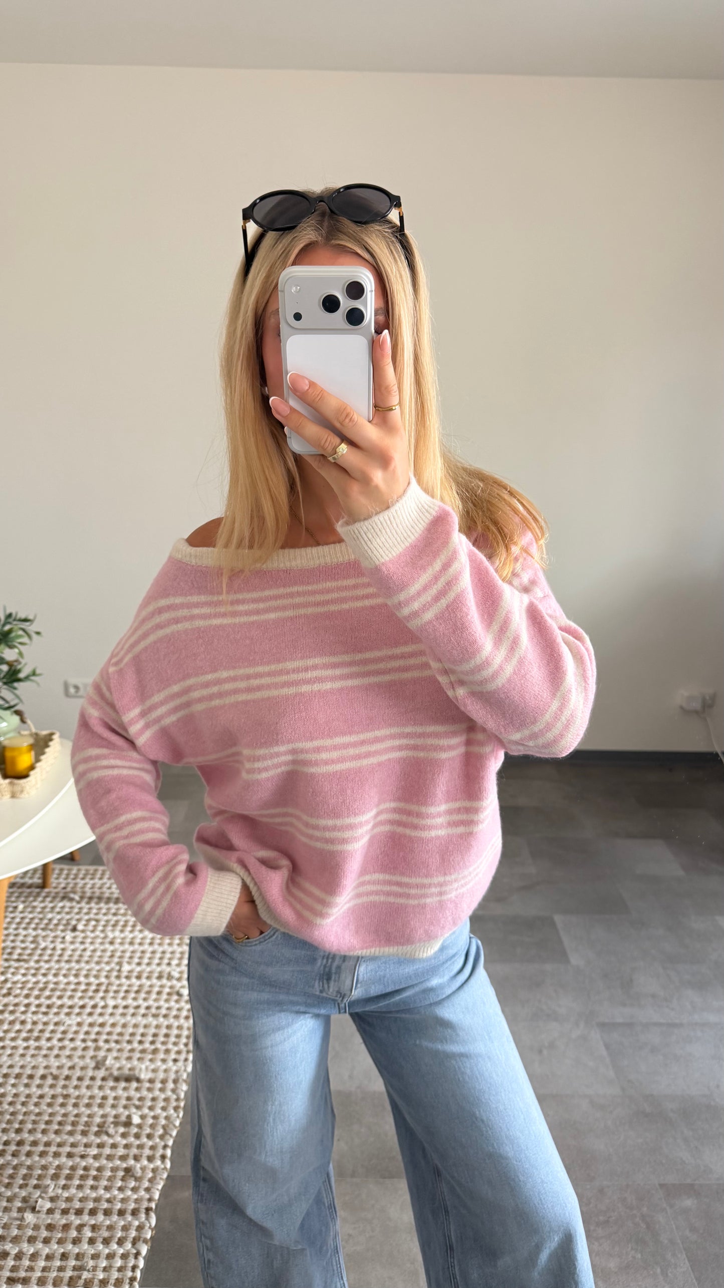 OFF-SHOULDER STRIPE KNIT PINK VANILLA