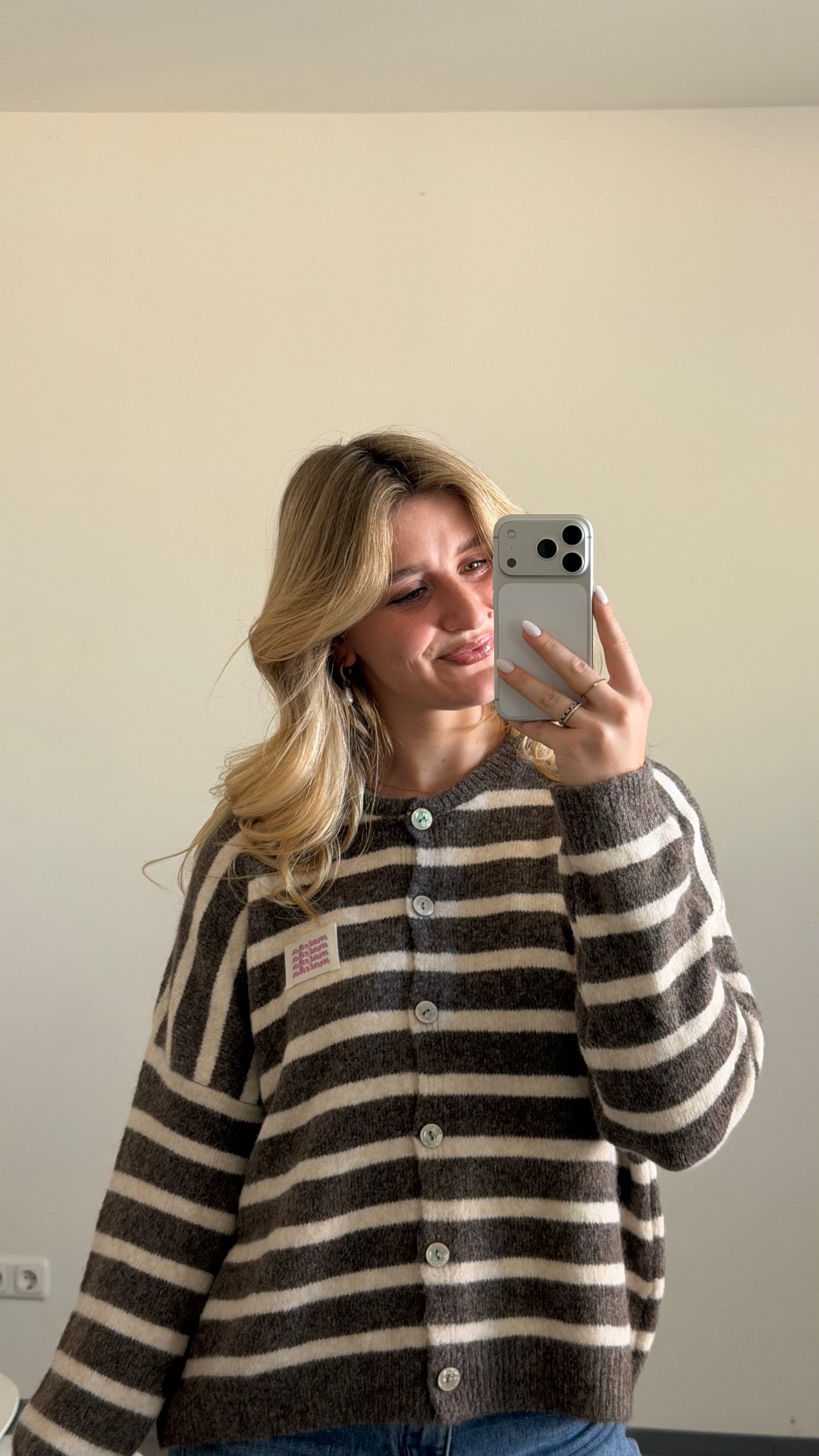 MATCHA PATCH CARDIGAN MOCCA CREAM