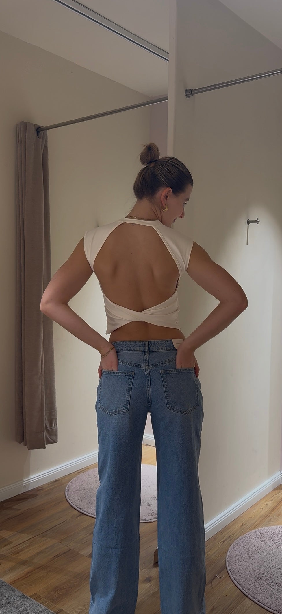 RÜCKENFREIES TOP BEIGE