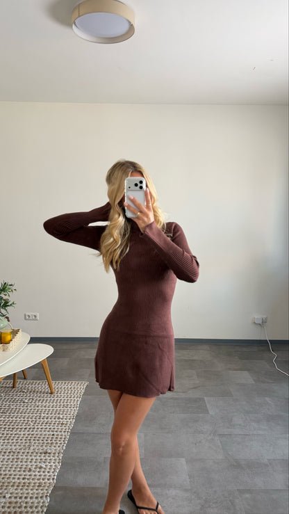 RIBBED TURTLENECK DRESS CHOCLATE