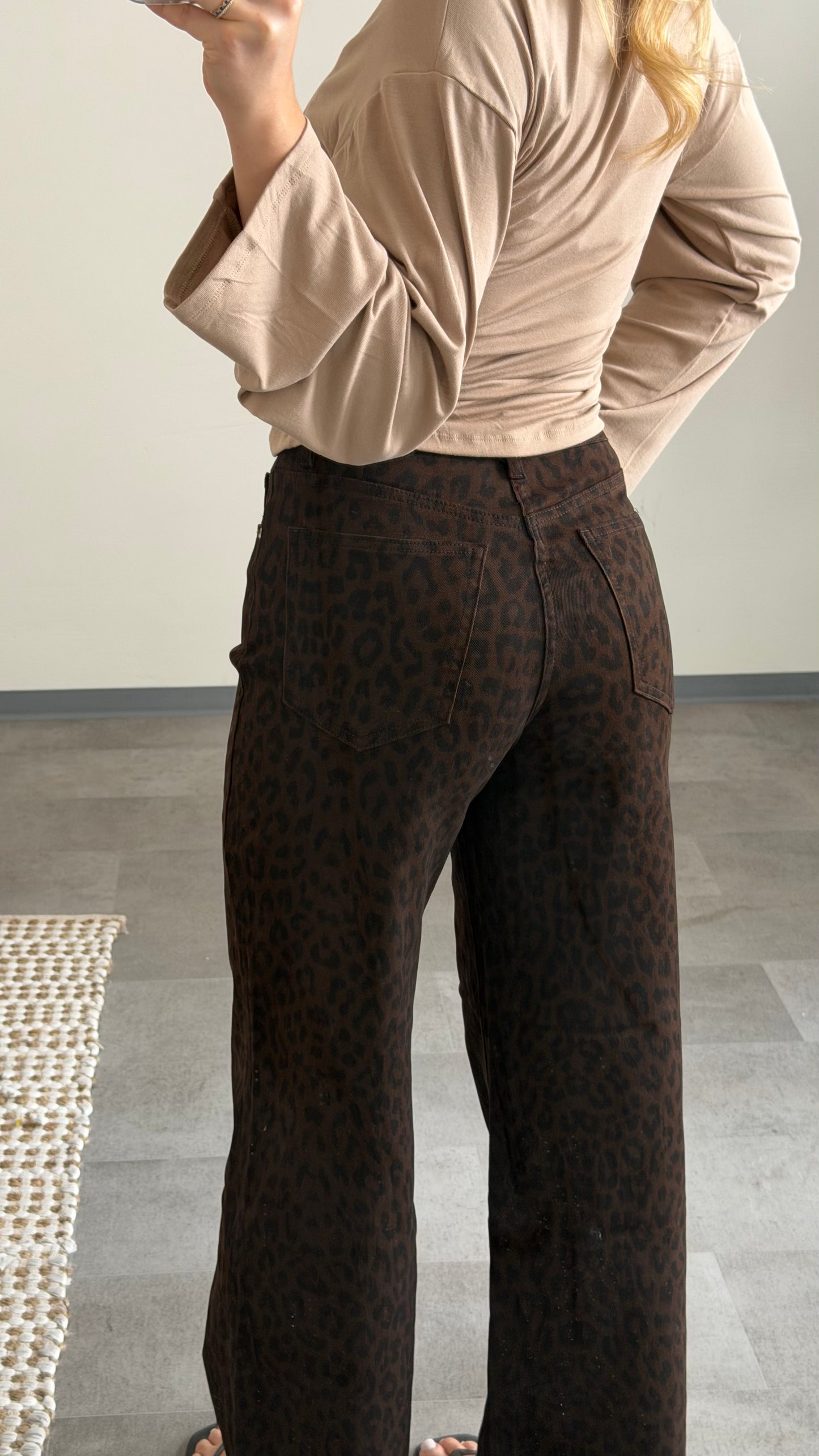 WIDE LEG LEO JEANS