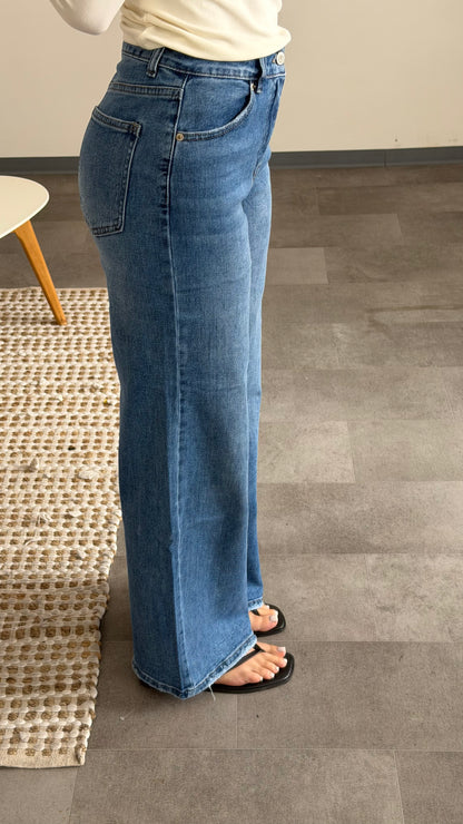 WIDE LEG BLUE JEANS