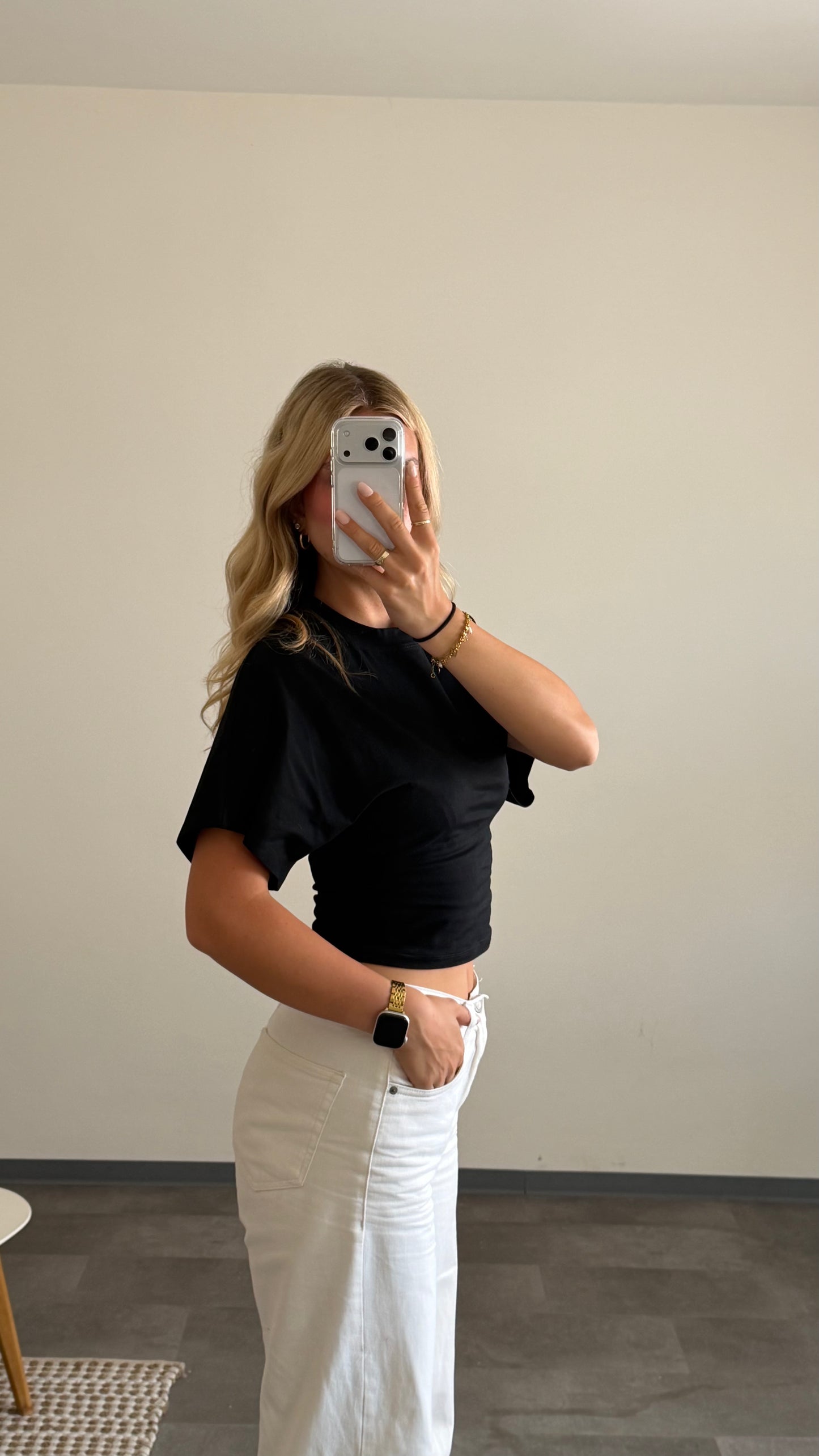 FITTED TEE BLACK