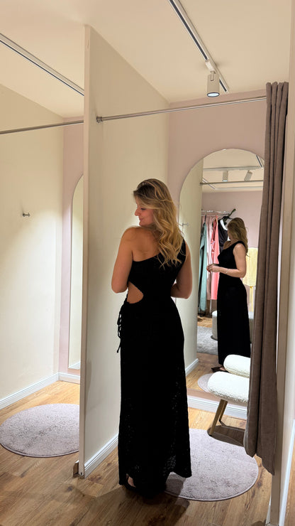 ONE SHOULDER CUT-OUT MAXIKLEID SCHWARZ