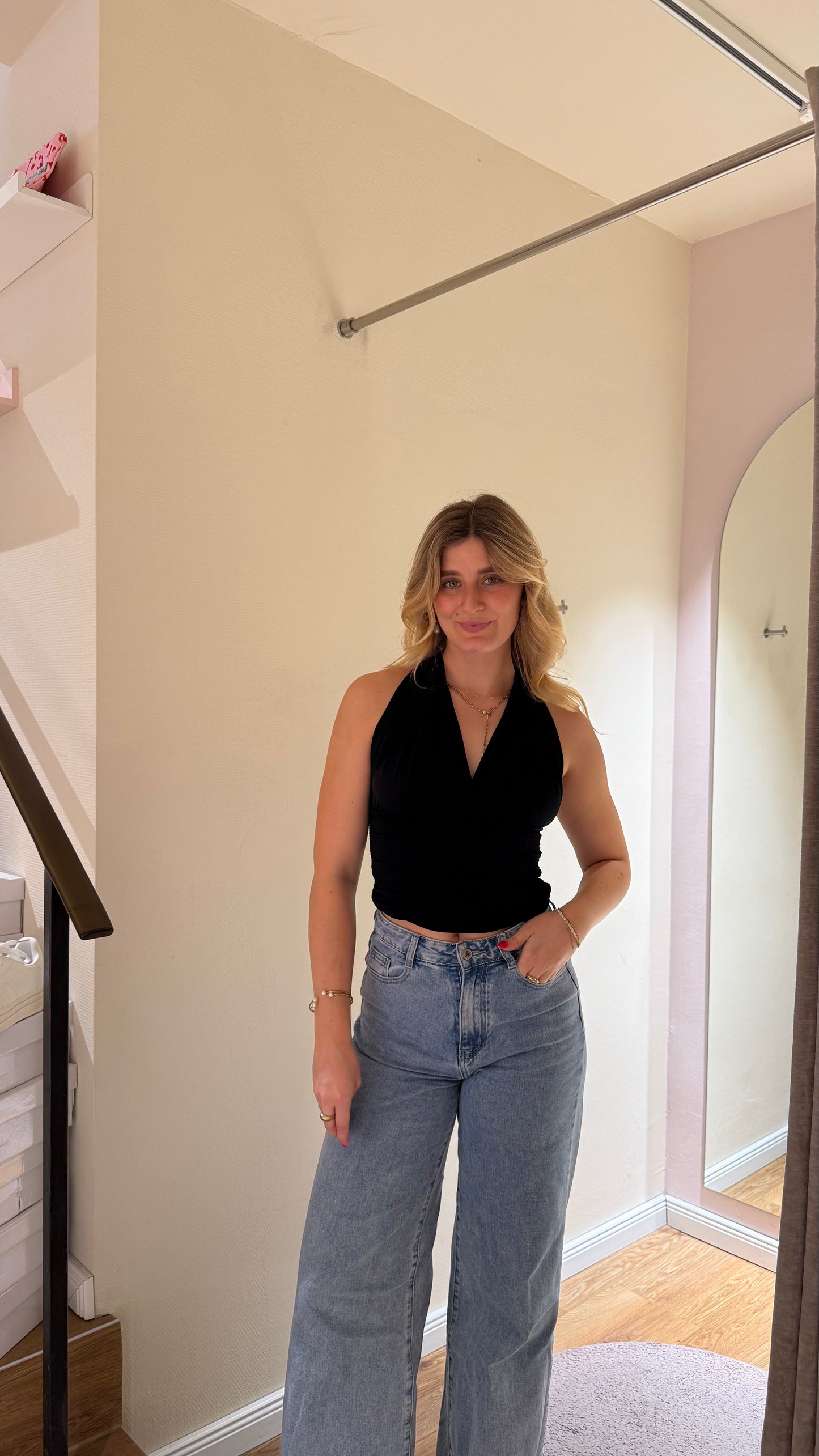 NECKHOLDER WRAP TOP SCHWARZ