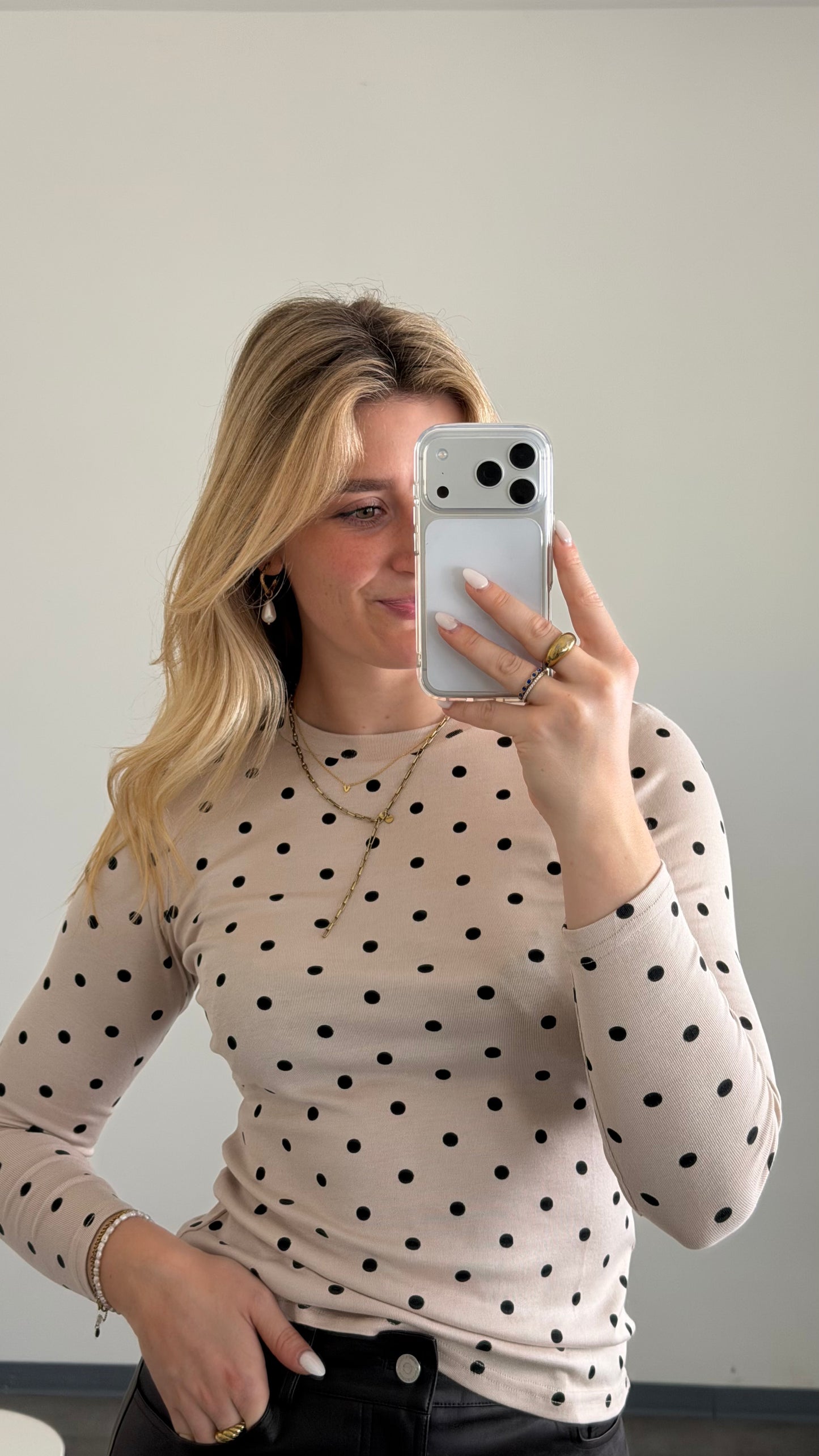 LONGSLEEVE POLKA DOTS BEIGE & BLACK