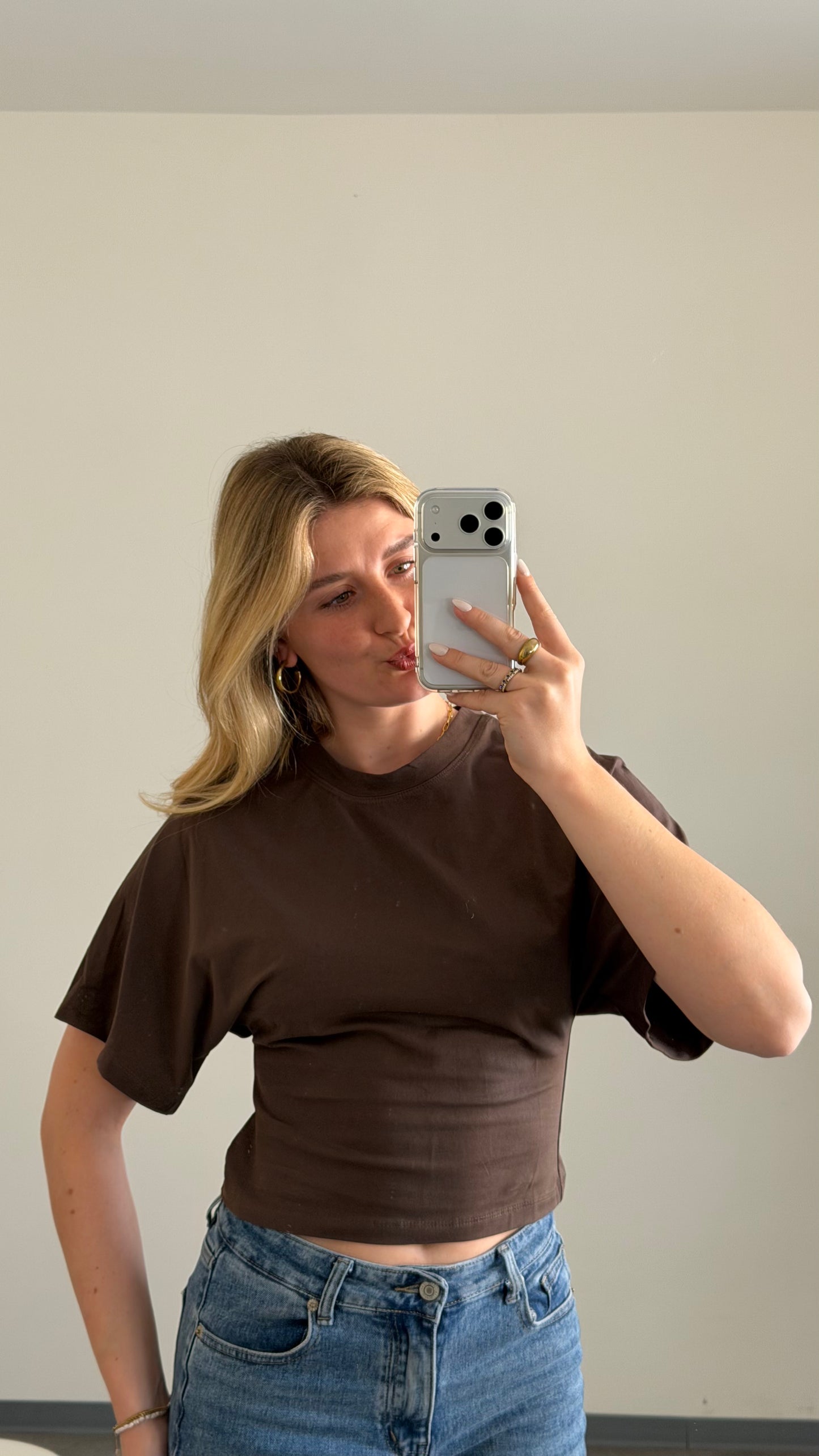 FITTED TEE BROWN