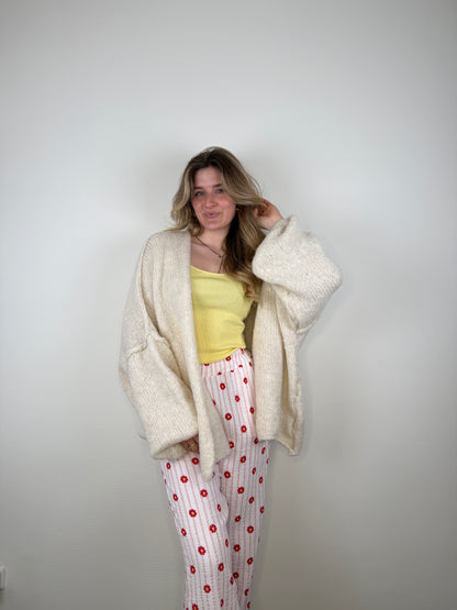 Beiger Cardigan mit Außennaht