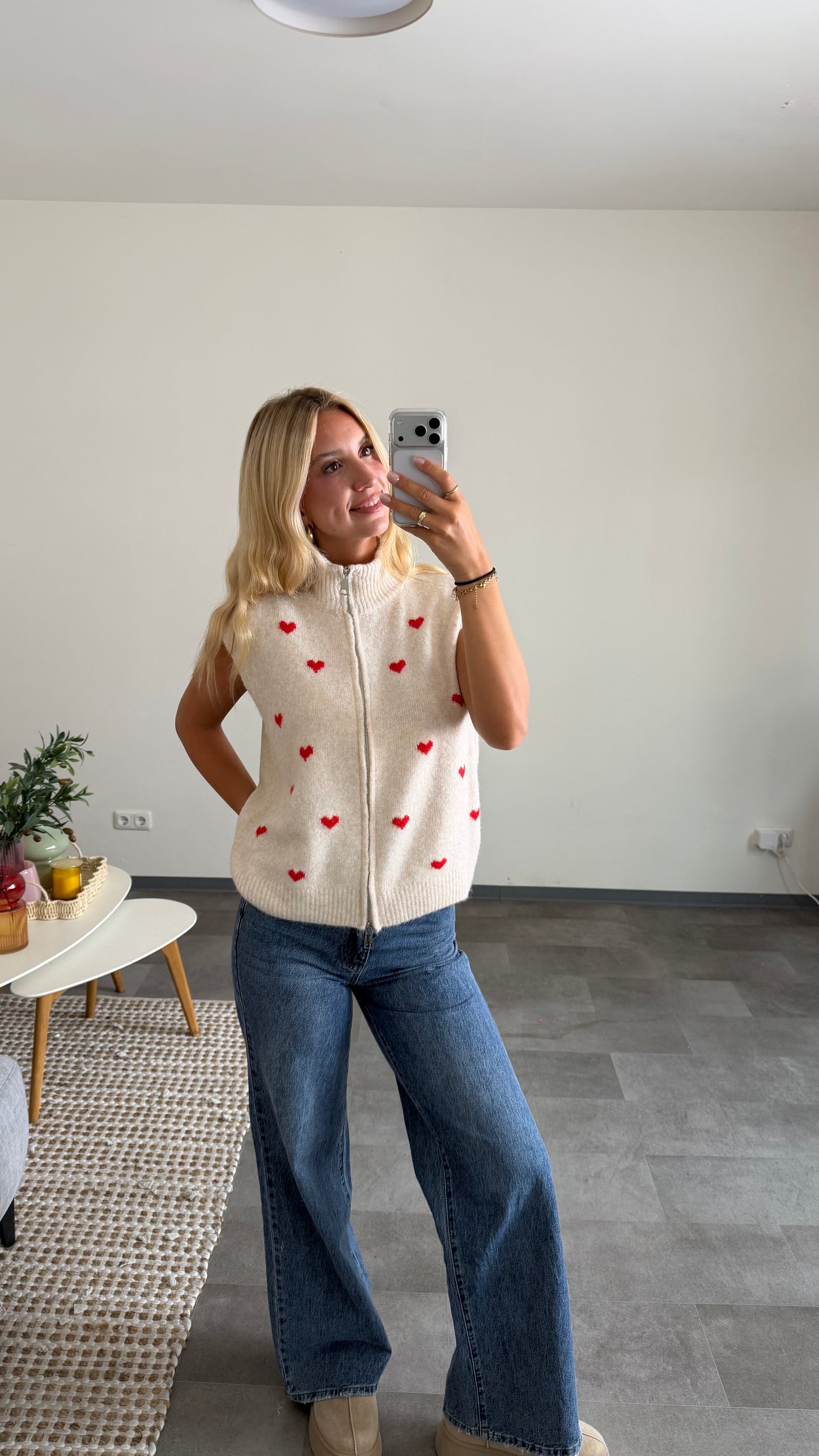 HEART ZIP WESTE BEIGE RED