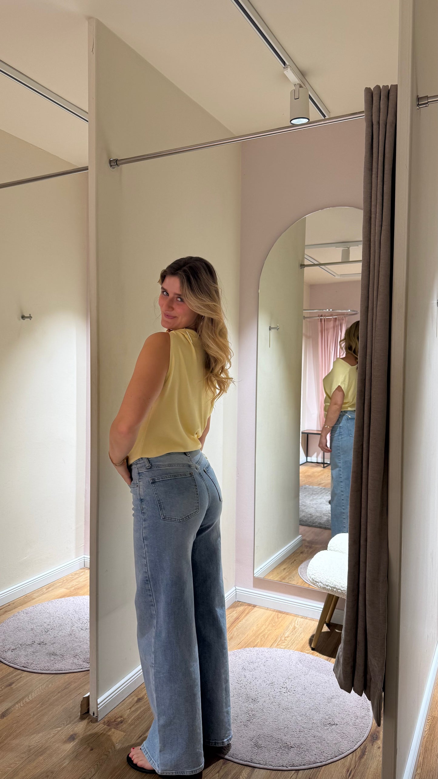 ELEGANCE DRAPED KNIT TOP YELLOW