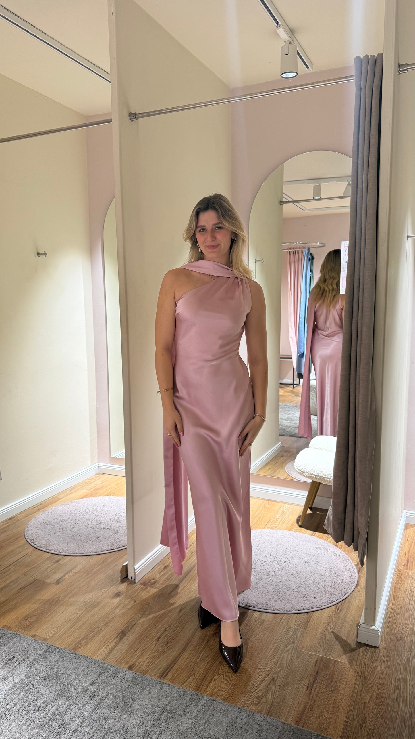 ASYMMETRISCHES KLEID MIT SCHAL DETAIL ROSA