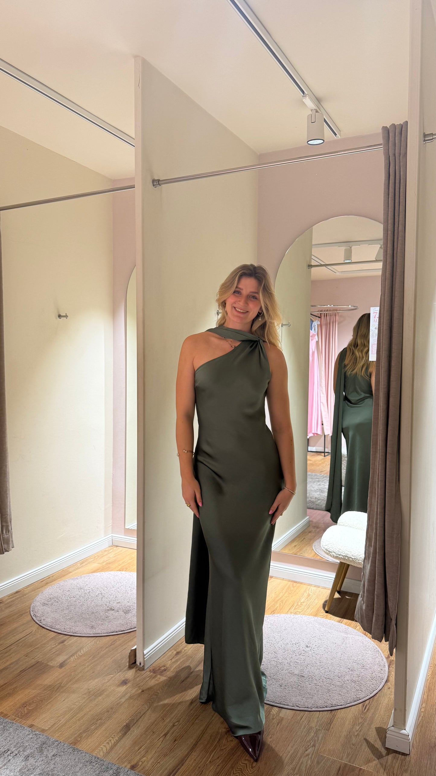 ASYMMETRISCHES KLEID MIT SCHAL DETAIL KHAKI GREEN