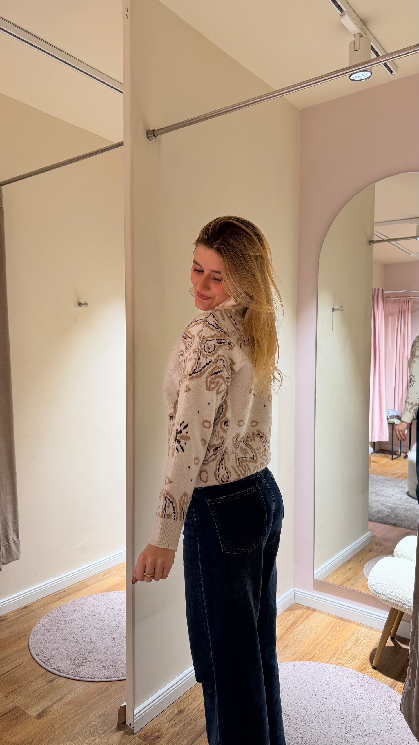 PAISLEY PULLI CREAM