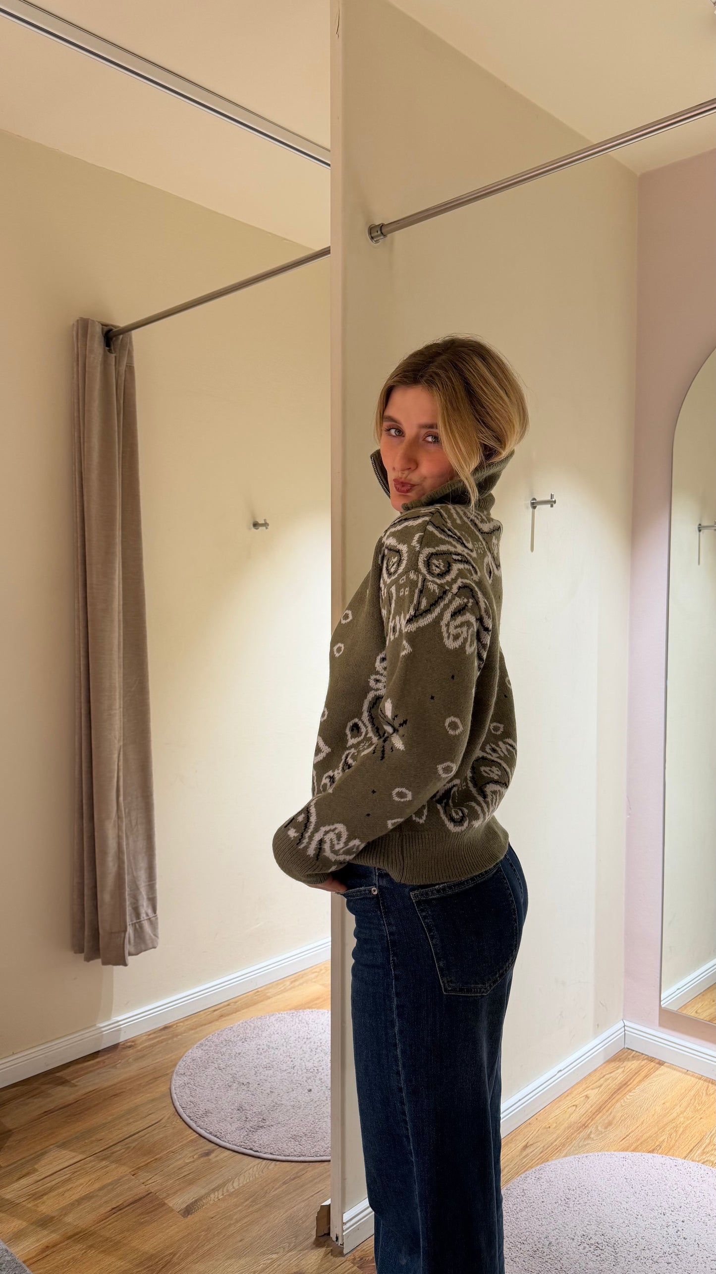 PAISLEY PULLI GREEN