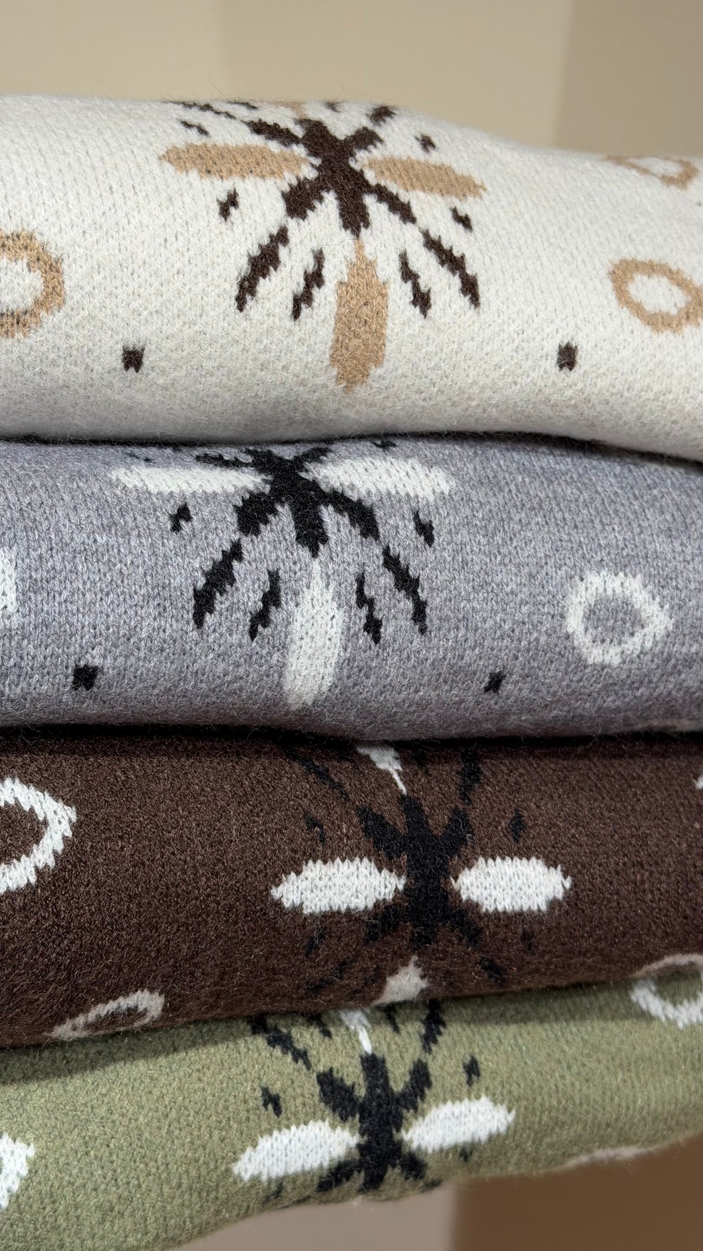 PAISLEY PULLI CREAM