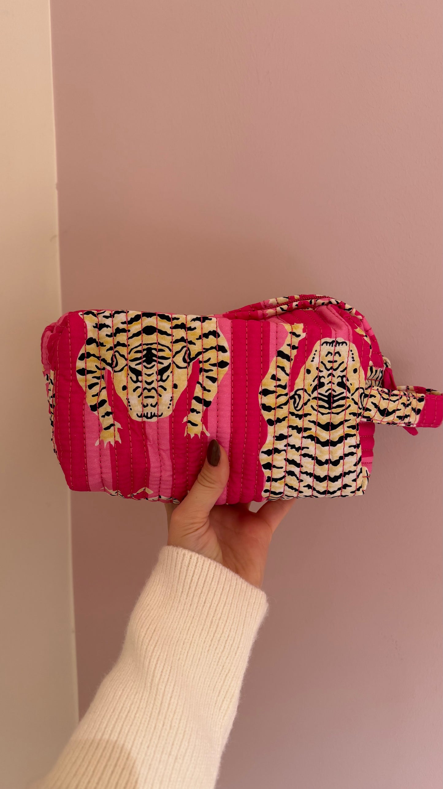 COSMETIC BAG TIGER