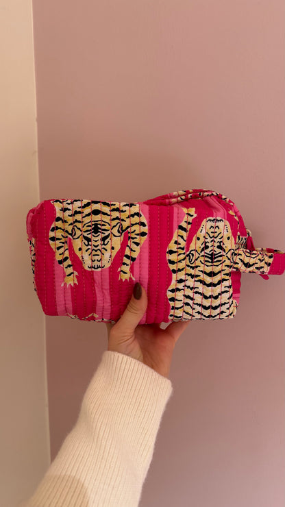 COSMETIC BAG TIGER