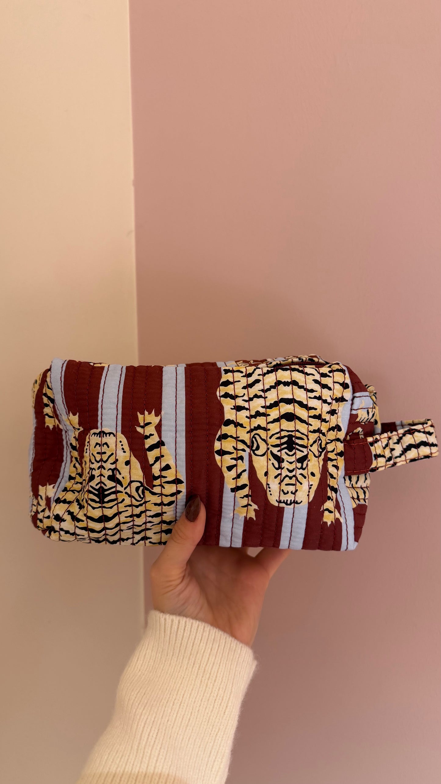 COSMETIC BAG TIGER
