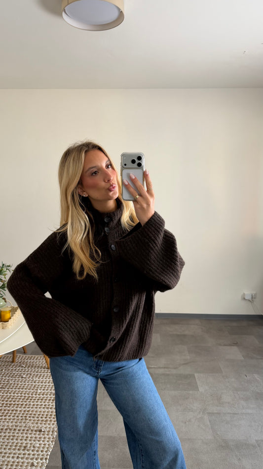 HIGH FUNNEL NECK BUTTON CARDIGAN CHOCLATE