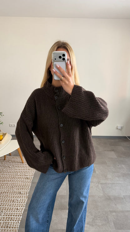 HIGH FUNNEL NECK BUTTON CARDIGAN CHOCLATE