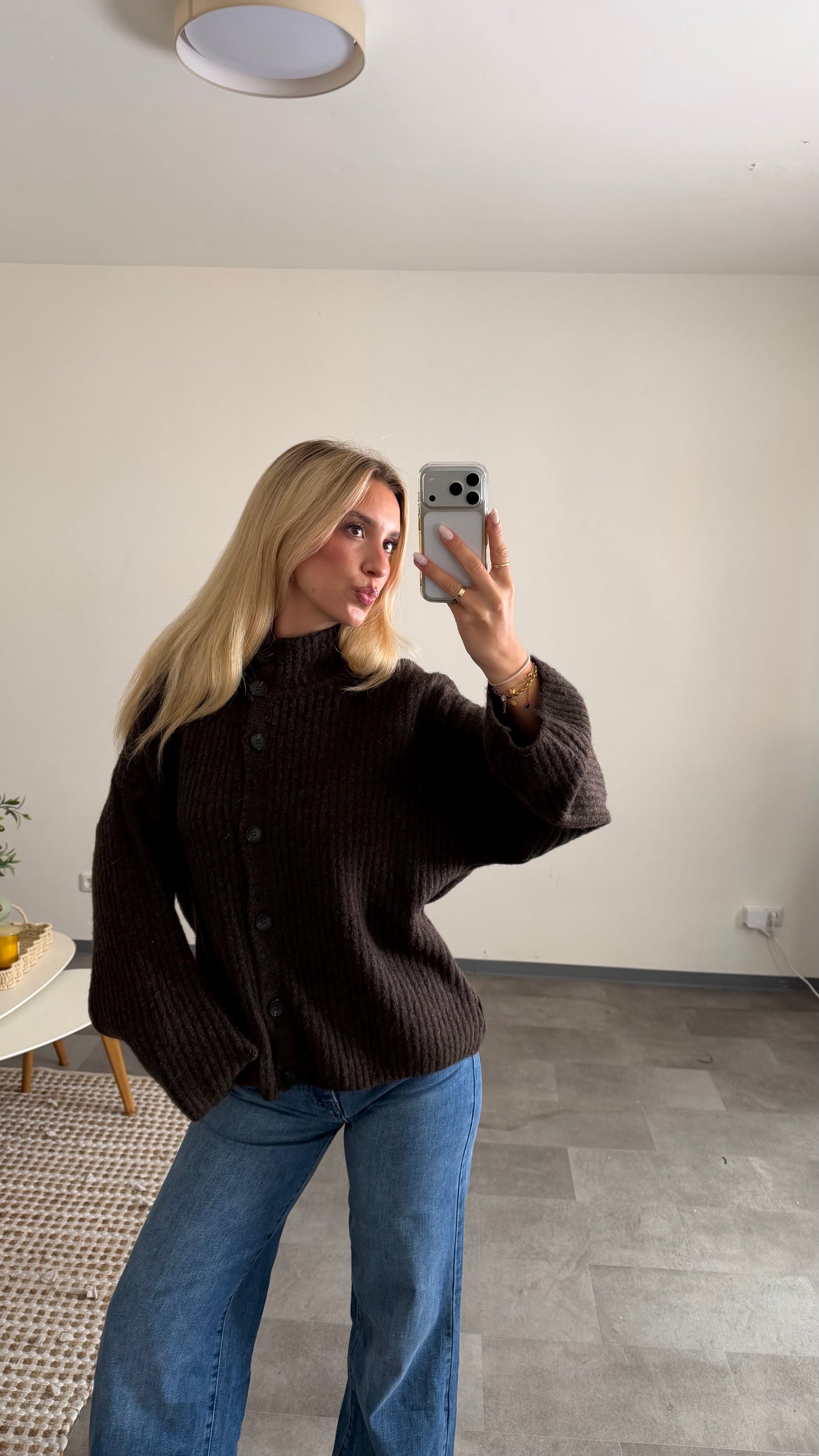 HIGH FUNNEL NECK BUTTON CARDIGAN CHOCLATE