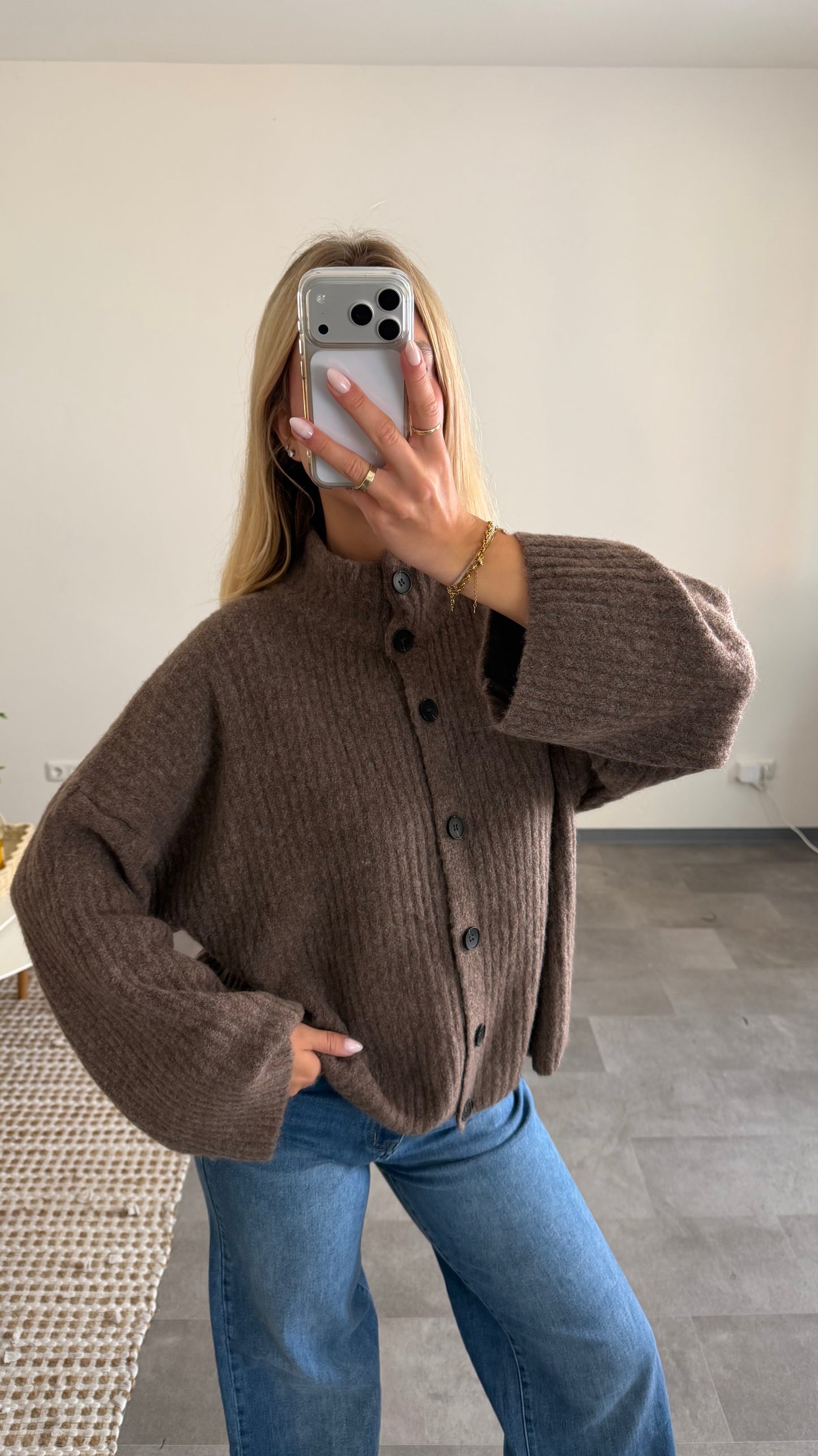 HIGH FUNNEL NECK BUTTON CARDIGAN MOCCA