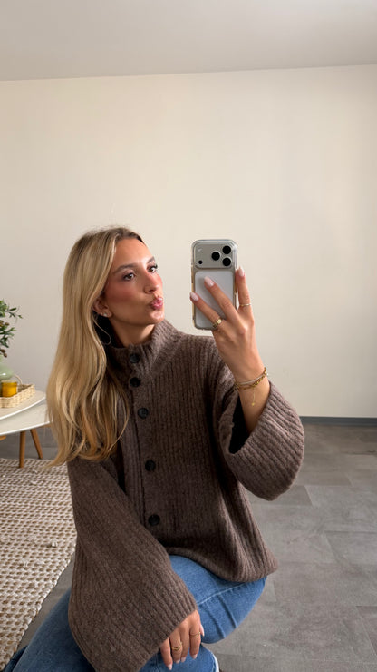 HIGH FUNNEL NECK BUTTON CARDIGAN MOCCA