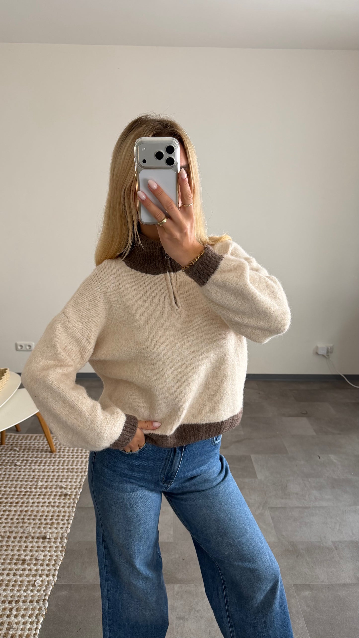 CONTRAST HALF-ZIP SWEATER VANILLA MOCCA